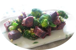 紫芋とナッツ、ブロッコリーのサラダ